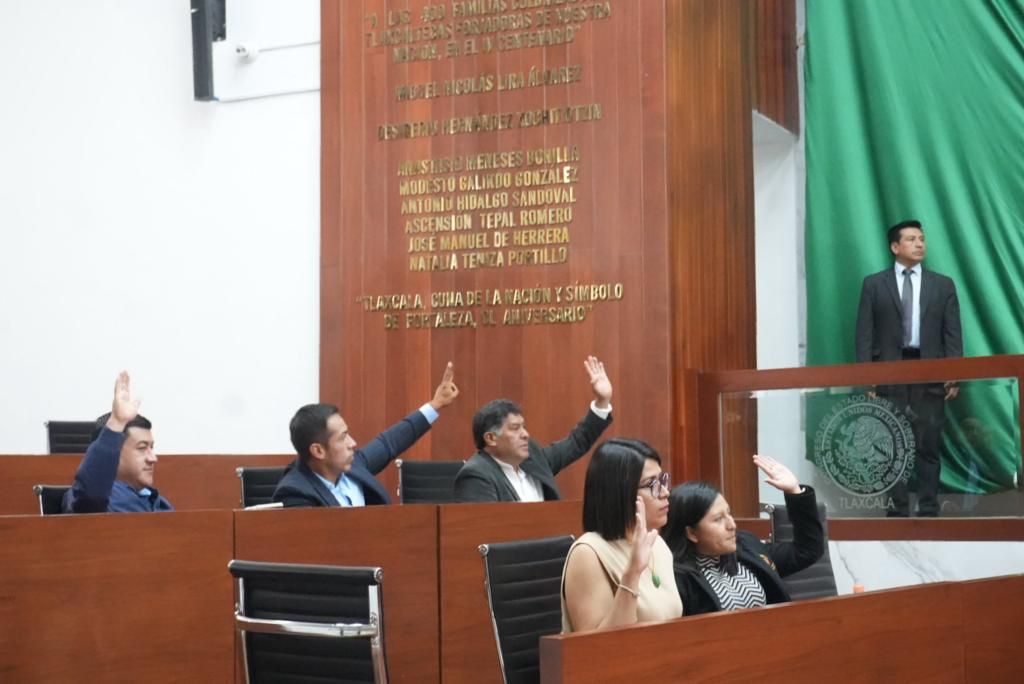 Aprueba LXIV Legislatura minuta con relación a los periodos ordinarios del Congreso de la Unión